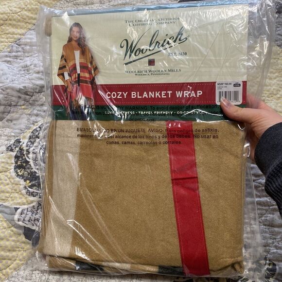 Woolrich plaid cozy blanket wrap with fringe trim - Picture 3 of 8